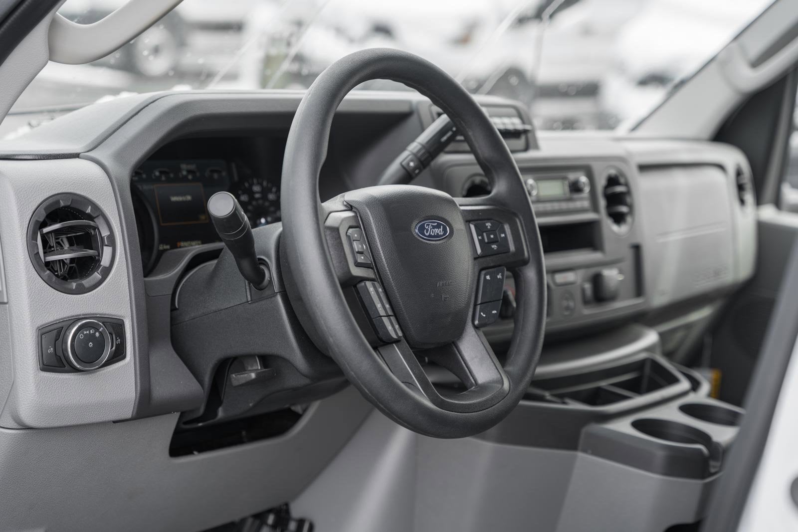 2026 Ford E-Series Cutaway E-350 SRW