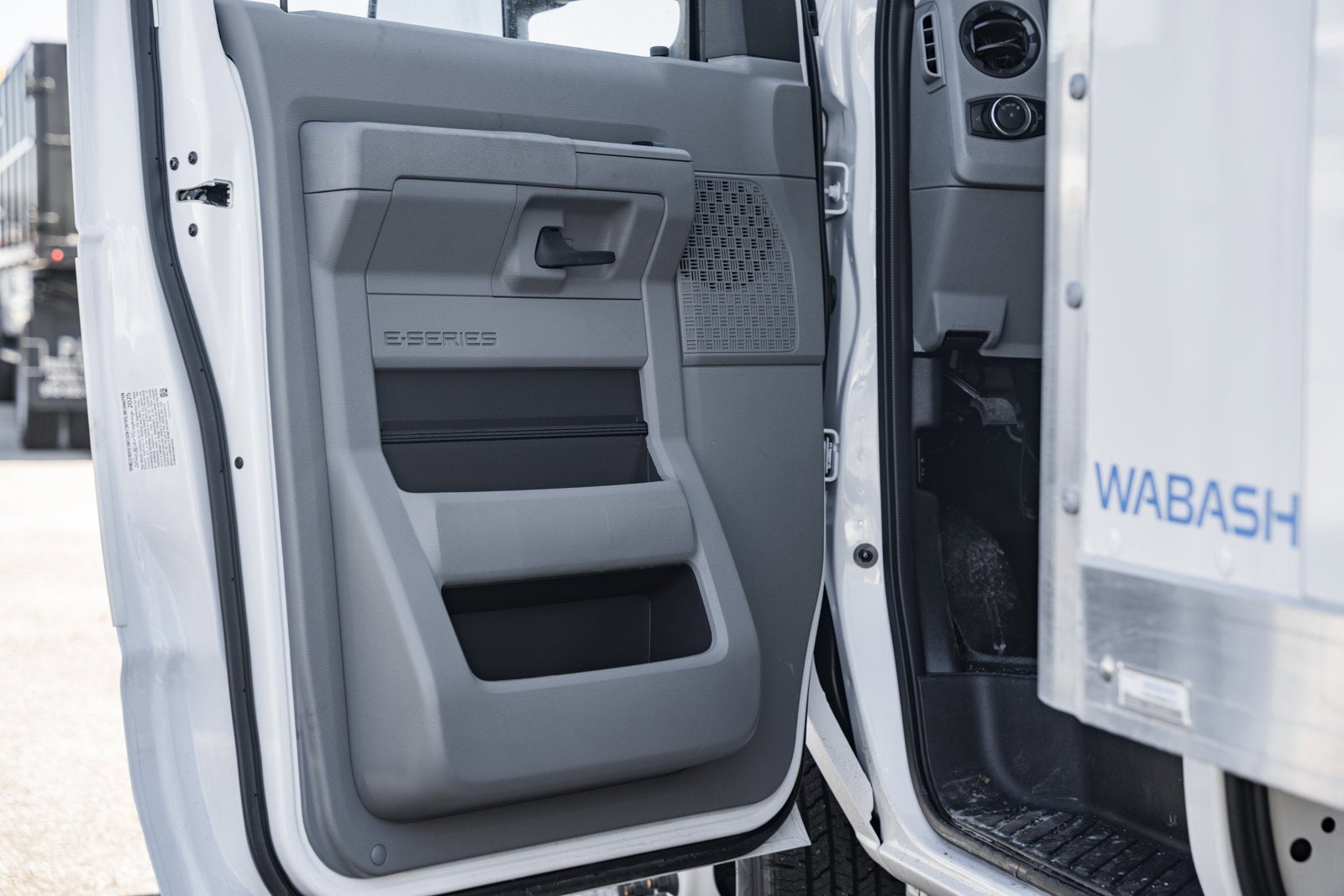 2026 Ford E-Series Cutaway E-450 DRW