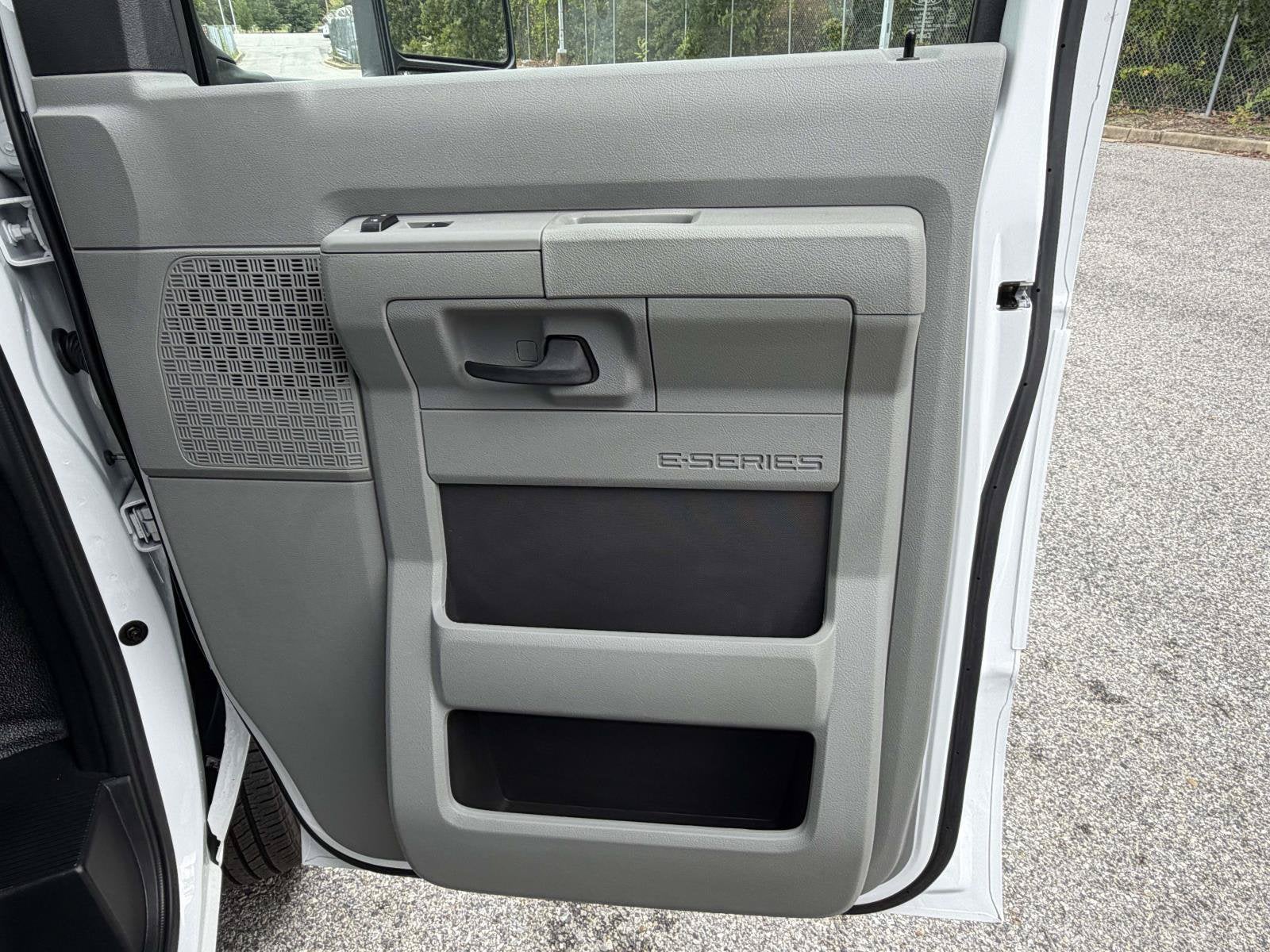 2027 Ford E-Series Cutaway E-450 DRW 158" WB