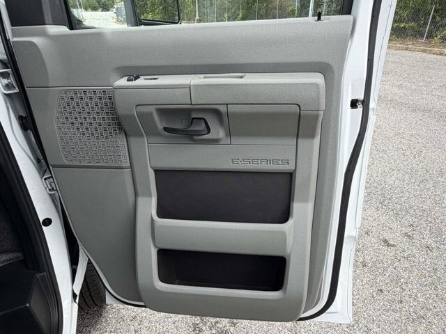 2027 Ford E-Series Cutaway E-450 DRW 158" WB
