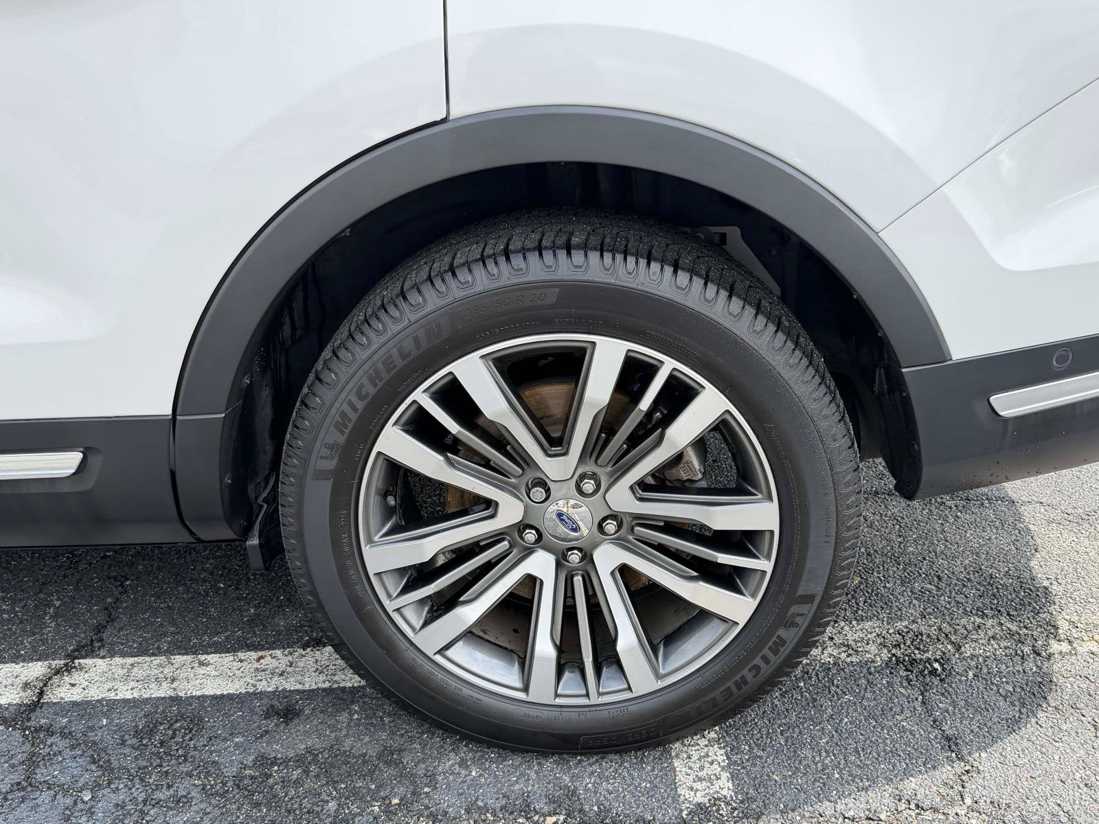 2019 Ford Explorer Platinum