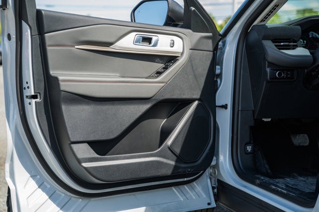 2026 Ford Explorer Active w/100A Pkg