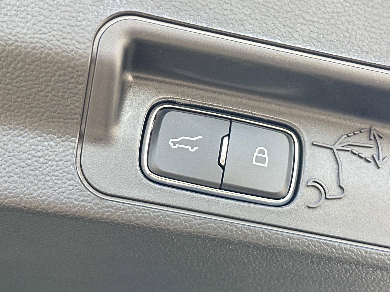 2027 Ford Explorer Active w/200A Pkg