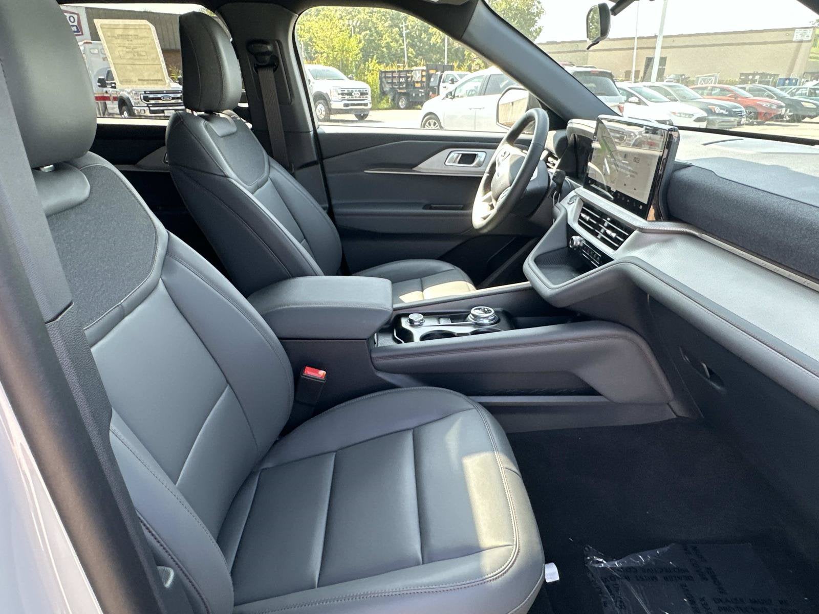 2027 Ford Explorer Active w/200A Pkg
