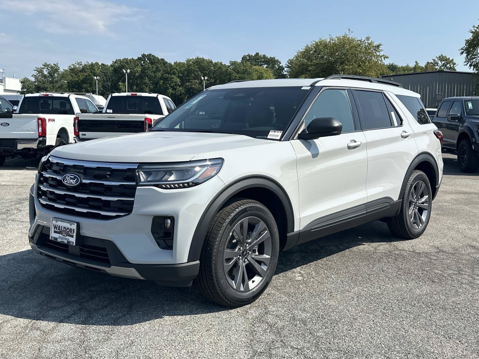 2027 Ford Explorer Active w/200A Pkg