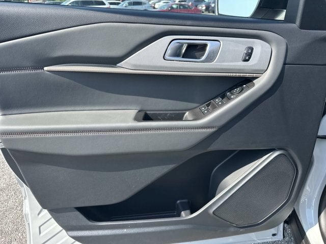 2027 Ford Explorer Active w/200A Pkg