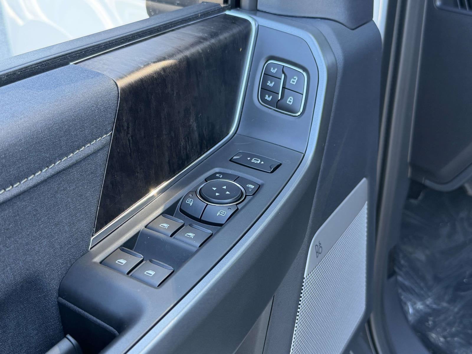 2027 Ford Super Duty F-250 SRW LARIAT