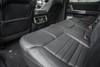 2026 Ford Super Duty F-350 SRW Platinum