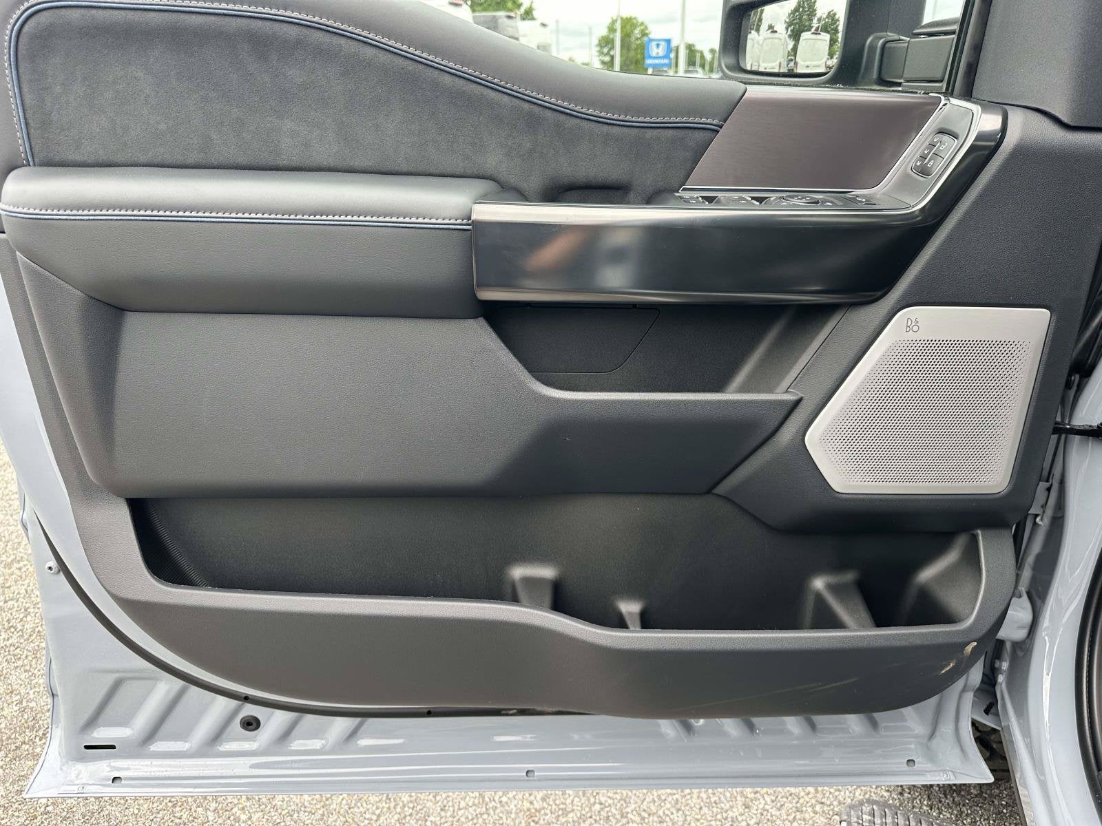 2026 Ford Super Duty F-350 SRW Platinum