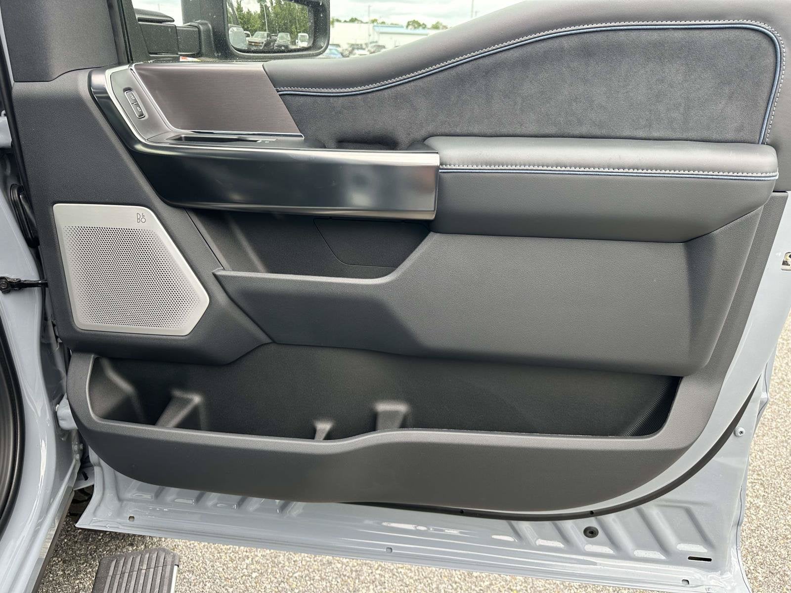 2026 Ford Super Duty F-350 SRW Platinum
