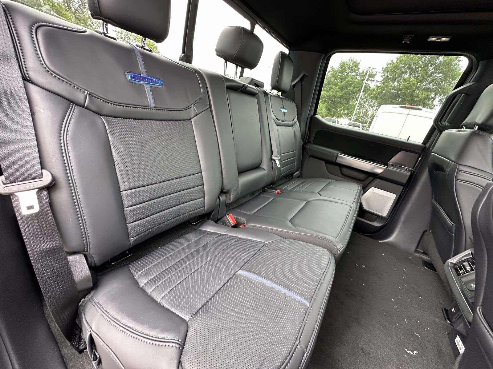 2026 Ford Super Duty F-350 SRW Platinum