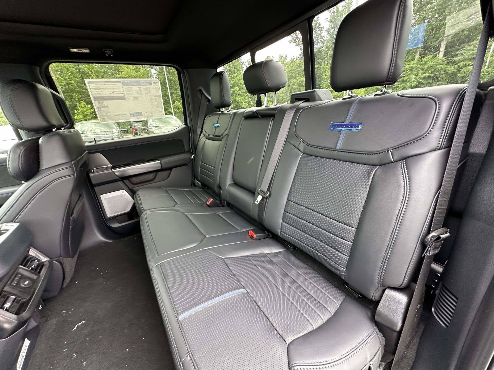 2026 Ford Super Duty F-350 SRW Platinum