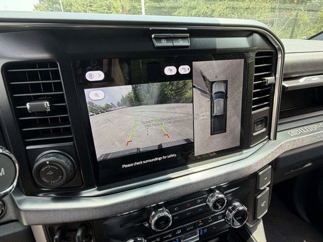 2026 Ford Super Duty F-350 SRW Platinum