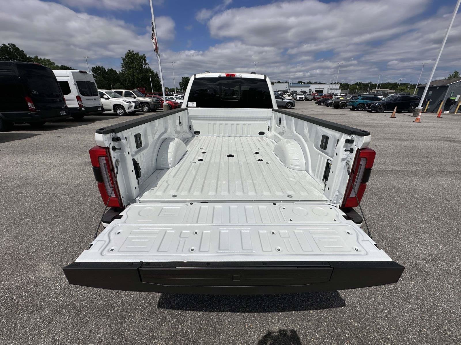 2026 Ford Super Duty F-350 DRW Platinum