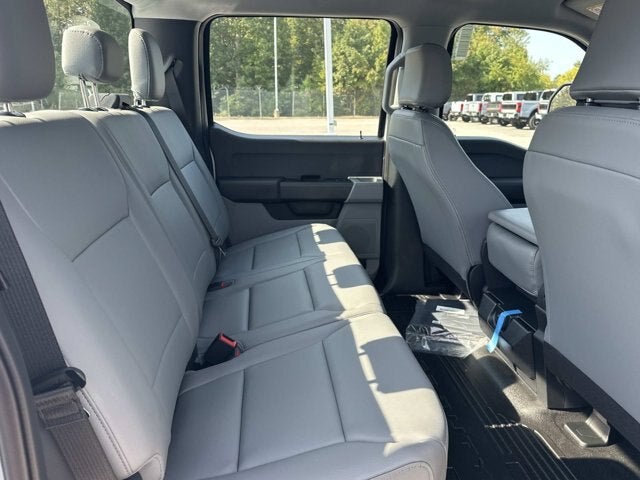 2027 Ford Super Duty F-350 DRW XL