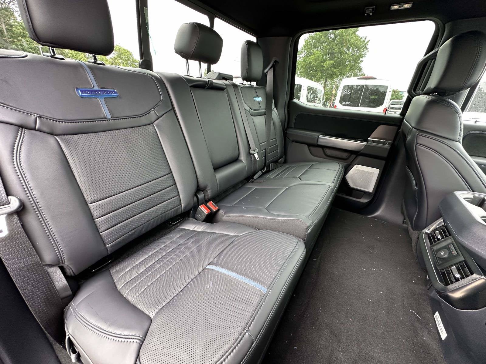 2026 Ford Super Duty F-350 DRW Platinum