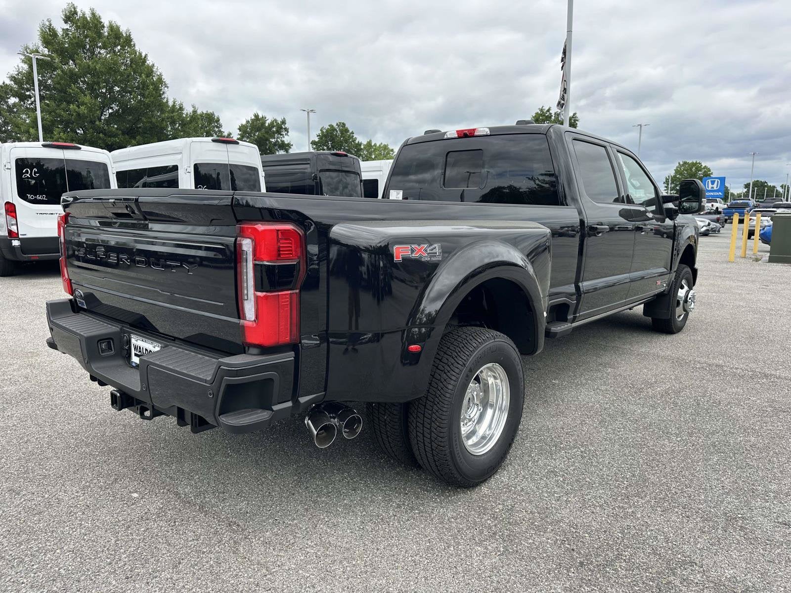 2026 Ford Super Duty F-350 DRW Platinum