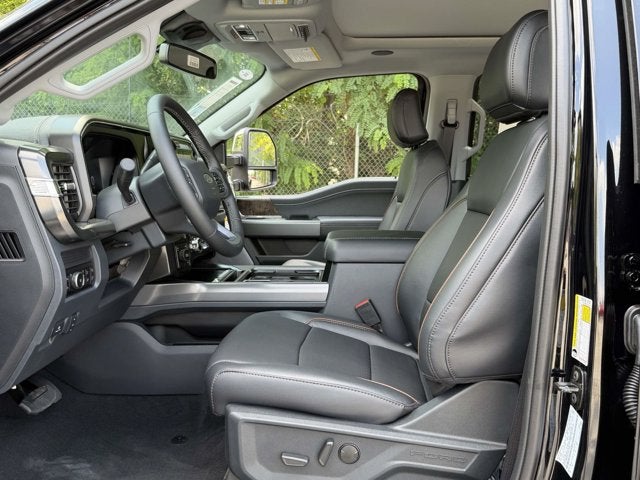 2026 Ford Super Duty F-350 DRW LARIAT