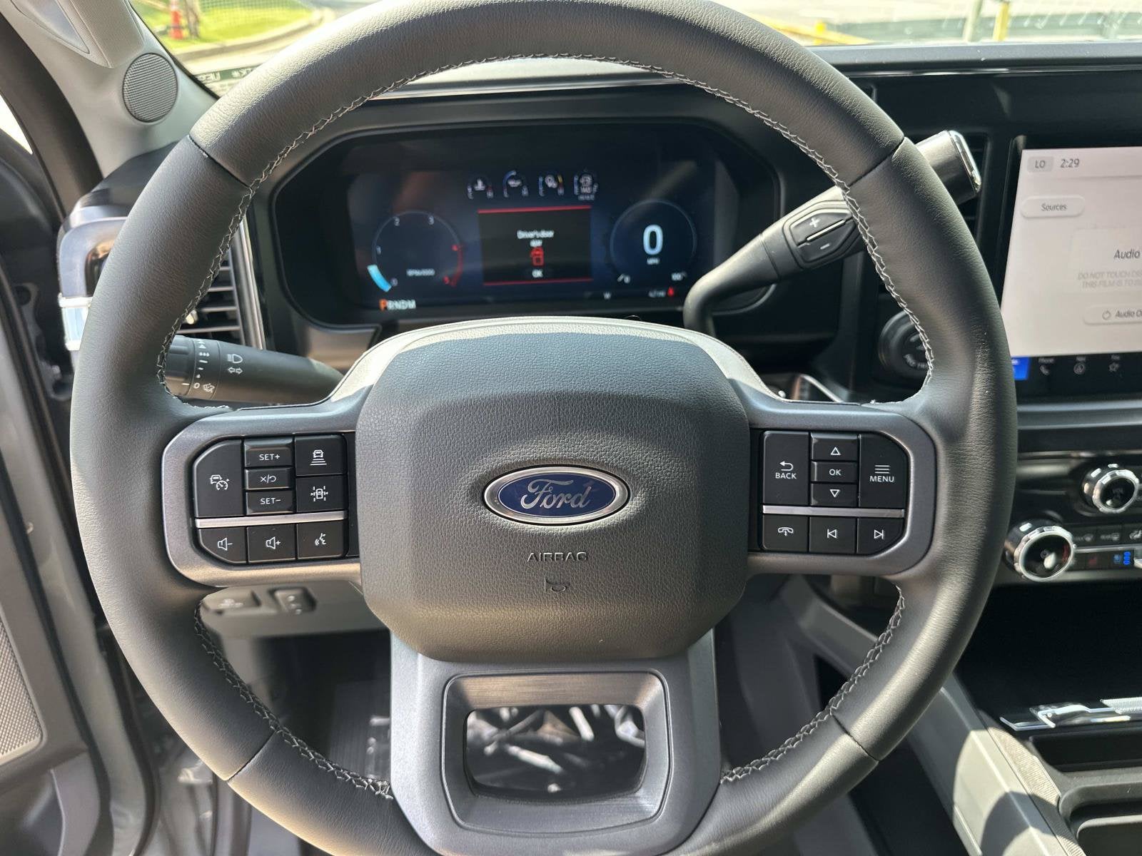 2026 Ford Super Duty F-350 DRW LARIAT