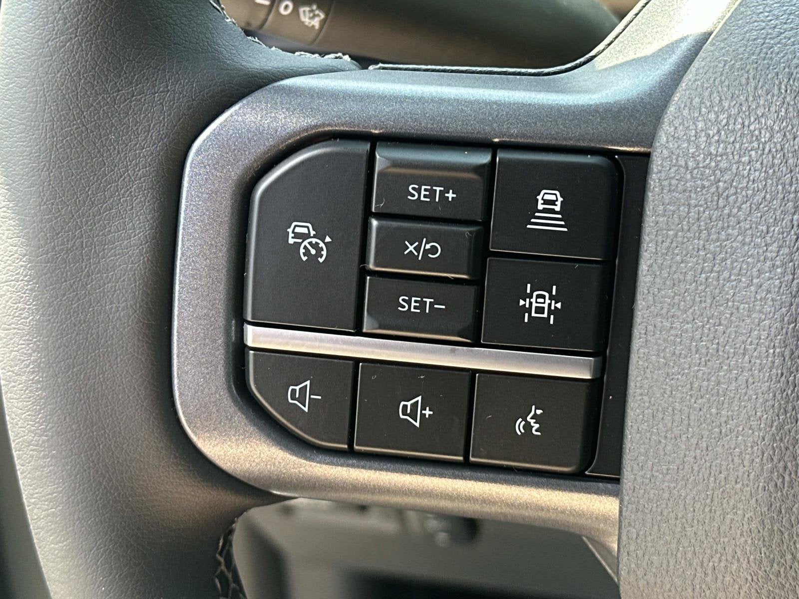 2026 Ford Super Duty F-350 DRW LARIAT