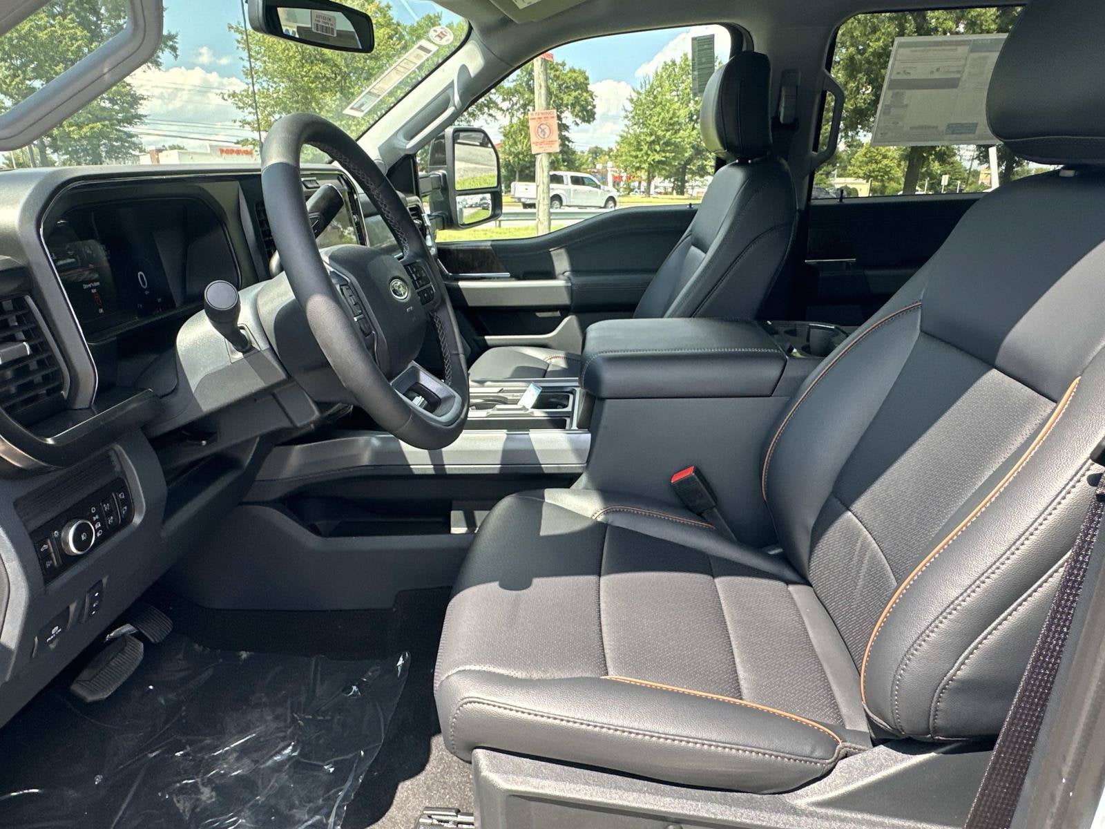 2026 Ford Super Duty F-350 DRW LARIAT