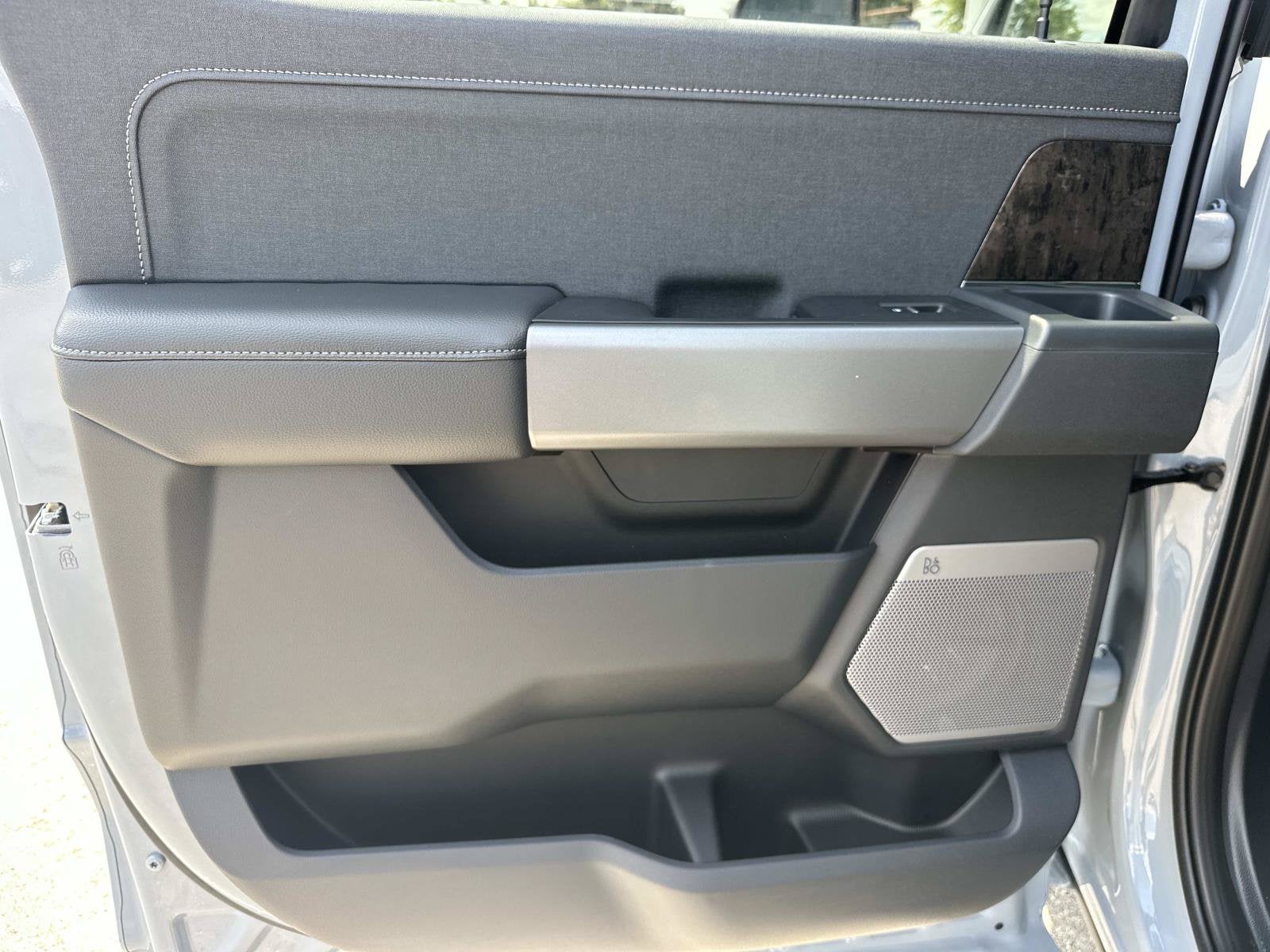 2026 Ford Super Duty F-350 DRW LARIAT