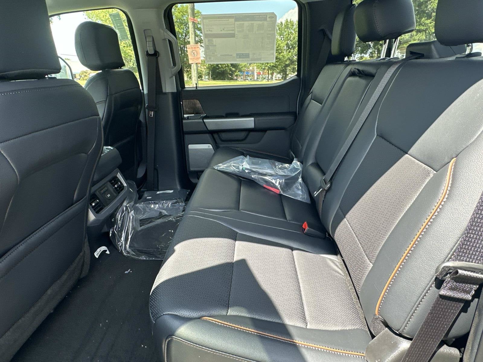 2026 Ford Super Duty F-350 DRW LARIAT
