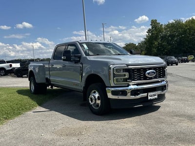2026 Ford Super Duty F-350 DRW LARIAT