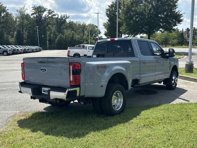 2026 Ford Super Duty F-350 DRW LARIAT