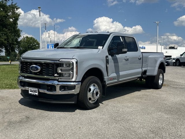2026 Ford Super Duty F-350 DRW LARIAT