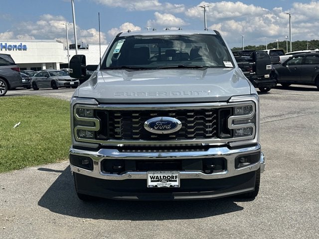 2026 Ford Super Duty F-350 DRW LARIAT