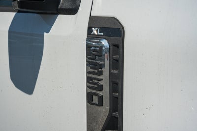 2026 Ford Super Duty F-350 DRW XL