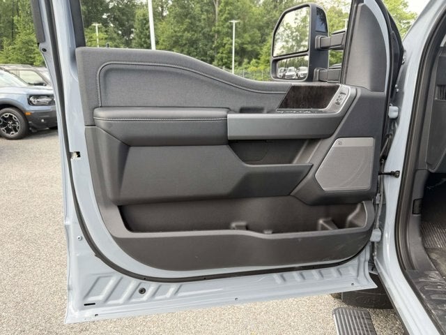 2026 Ford Super Duty F-350 DRW LARIAT