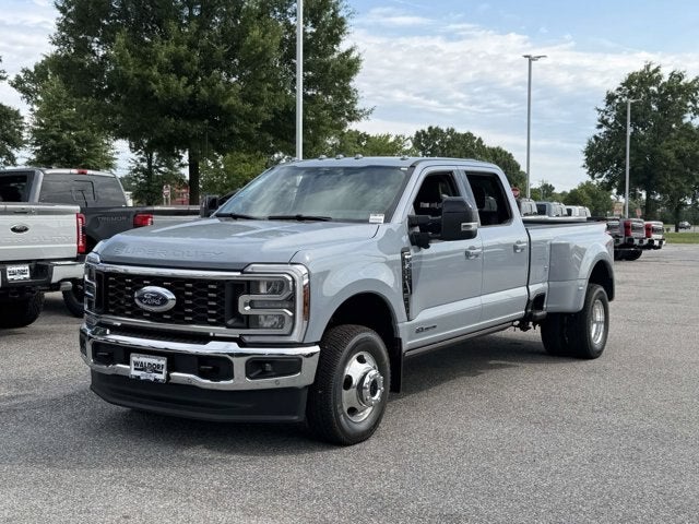 2026 Ford Super Duty F-350 DRW LARIAT