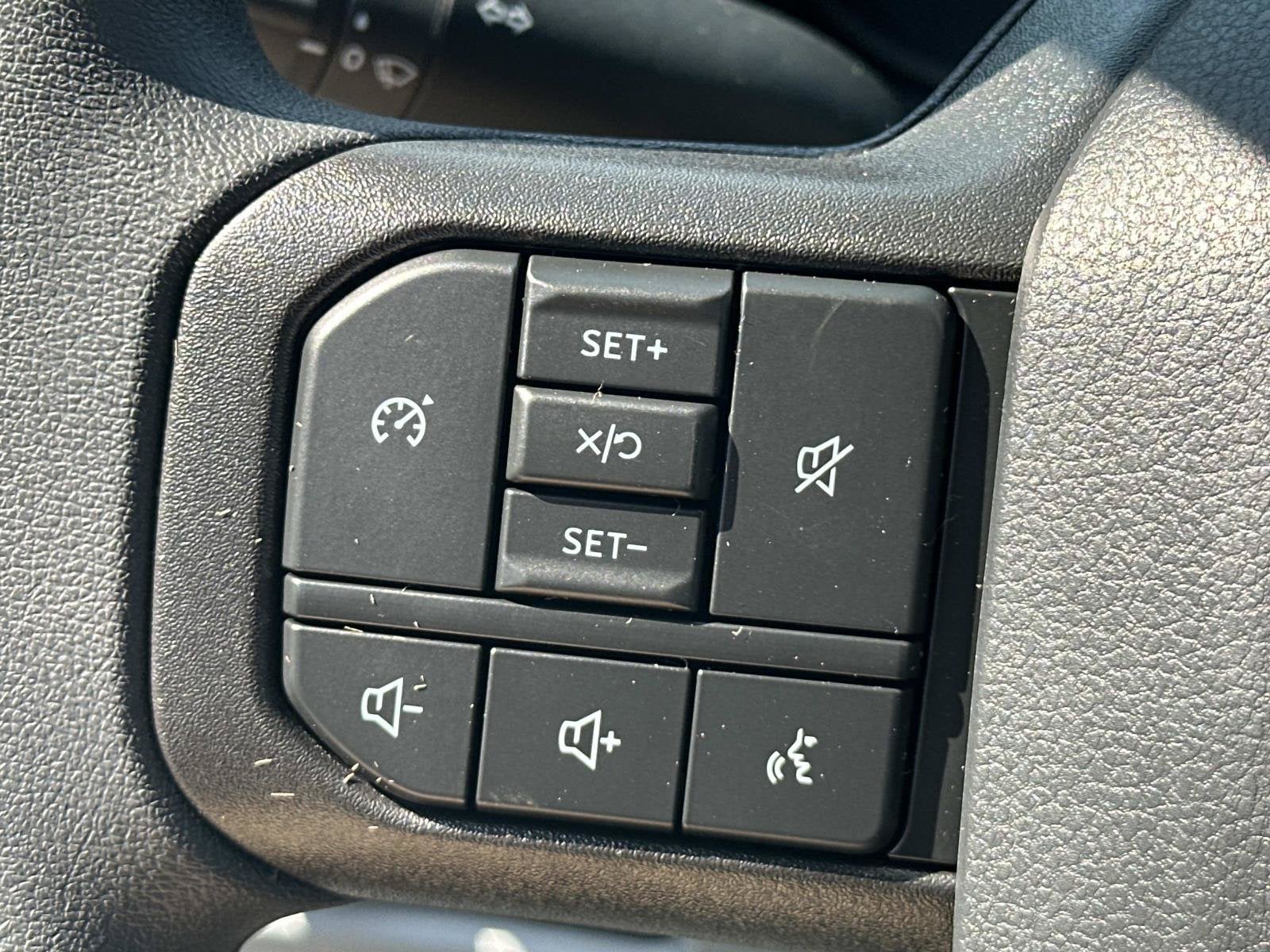 2027 Ford Super Duty F-350 SRW XL