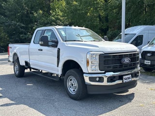 2027 Ford Super Duty F-350 SRW XL