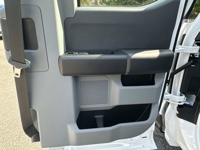 2027 Ford Super Duty F-350 SRW XL