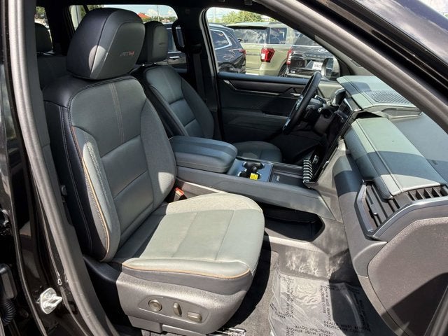 2024 GMC Acadia AWD AT4