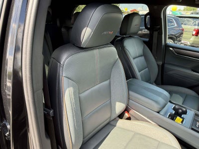 2024 GMC Acadia AWD AT4