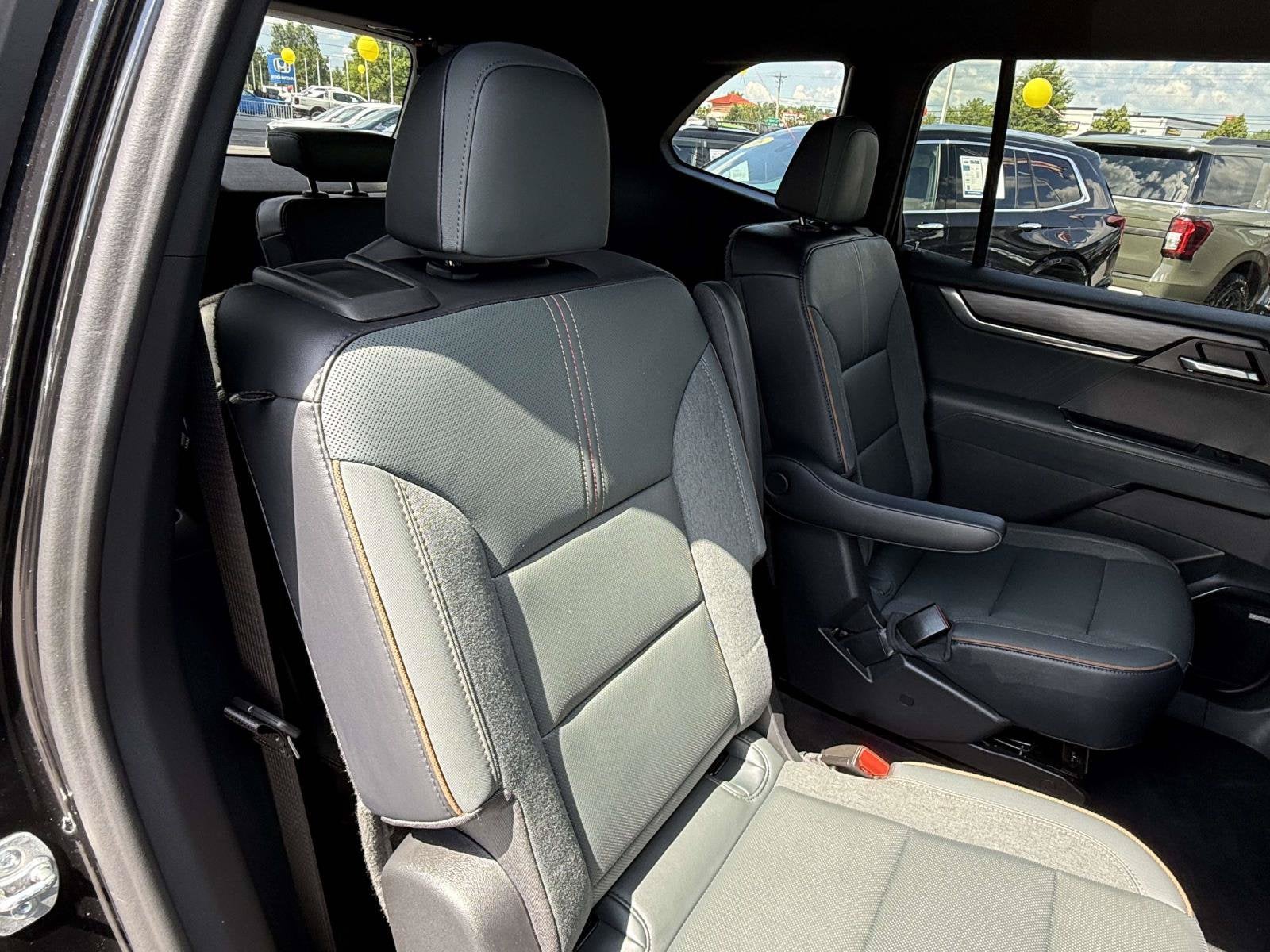 2024 GMC Acadia AWD AT4