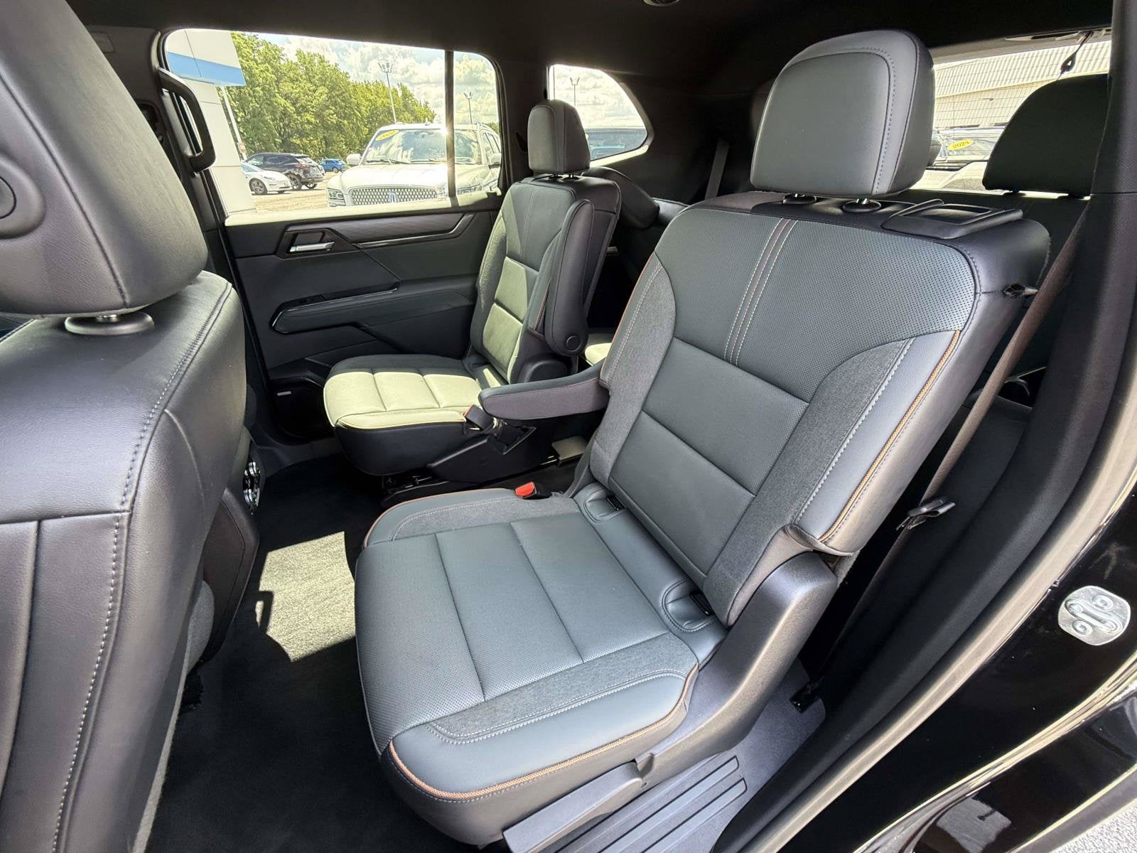 2024 GMC Acadia AWD AT4