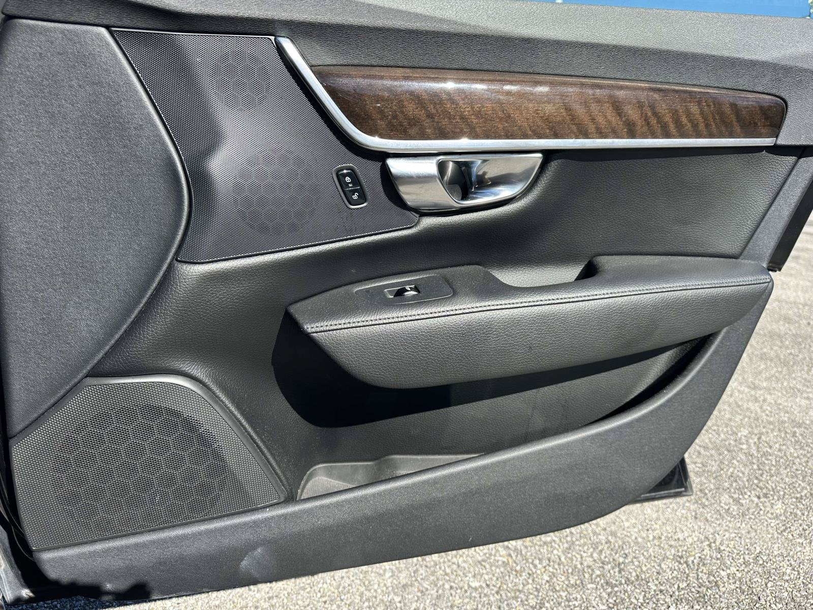 2019 Volvo S90 Momentum