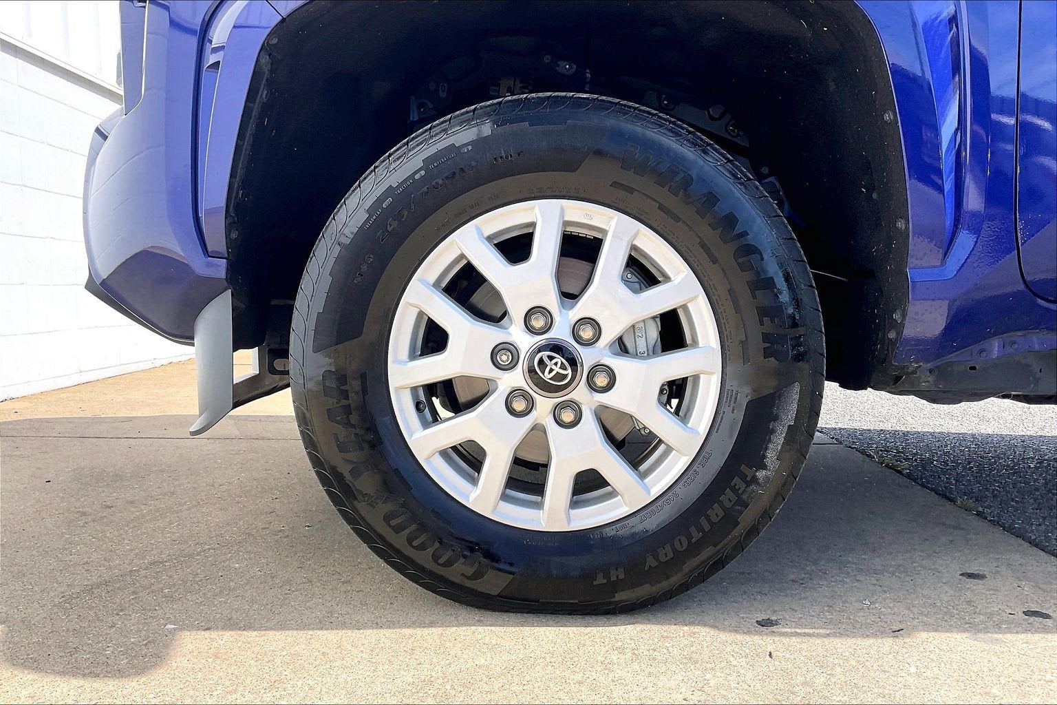 2025 Toyota Tacoma SR5