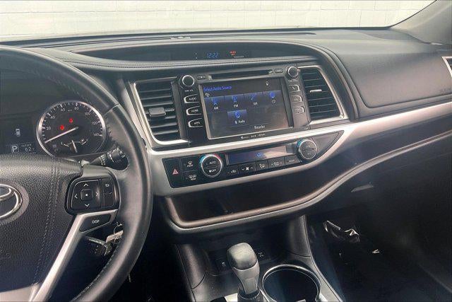 2016 Toyota HIGHLANDER LE Plus