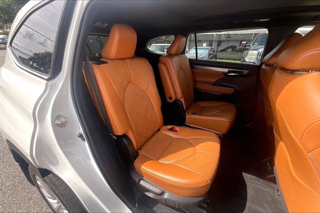 2022 Toyota Highlander Platinum