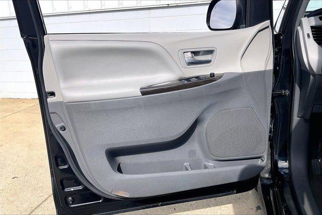 2019 Toyota SIENNA XLE 3.5L XLE