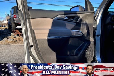 2025 Chevrolet Traverse FWD LT