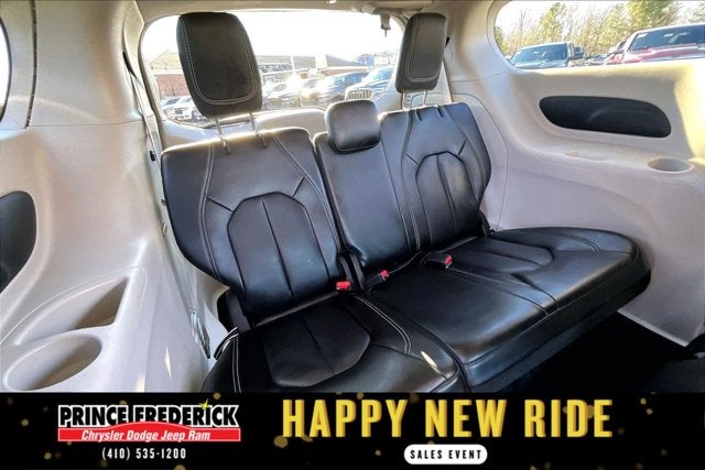 2023 Chrysler Pacifica Hybrid Touring L