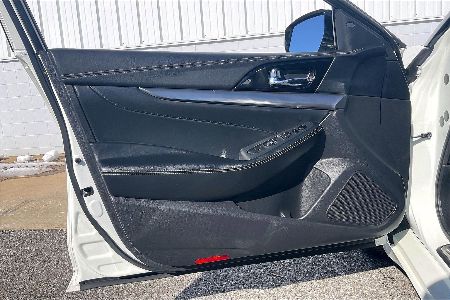 2023 Nissan Maxima SV