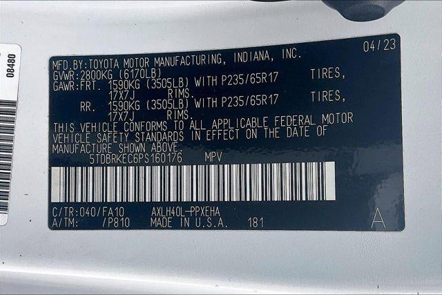 2023 Toyota Sienna LE